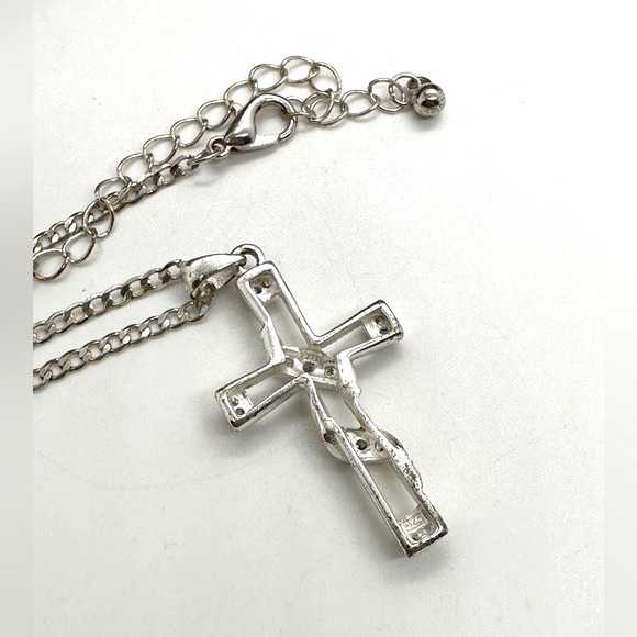 Vintage Silver Cross Pendant Necklace - Picture 8 of 10